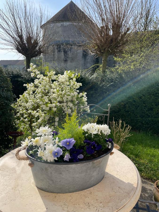 Les Rougemonts Eucalyptus Hotel Champguyon Exterior photo